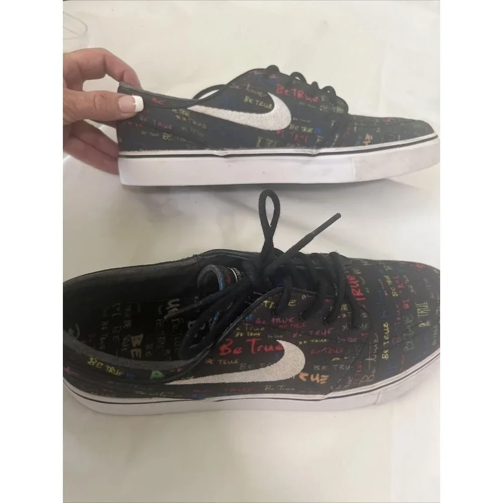 NIKE SB ZOOM Stefan JANOSKI CNVS QS Be True PRIDE Pack 702981-009 Mens 8_5